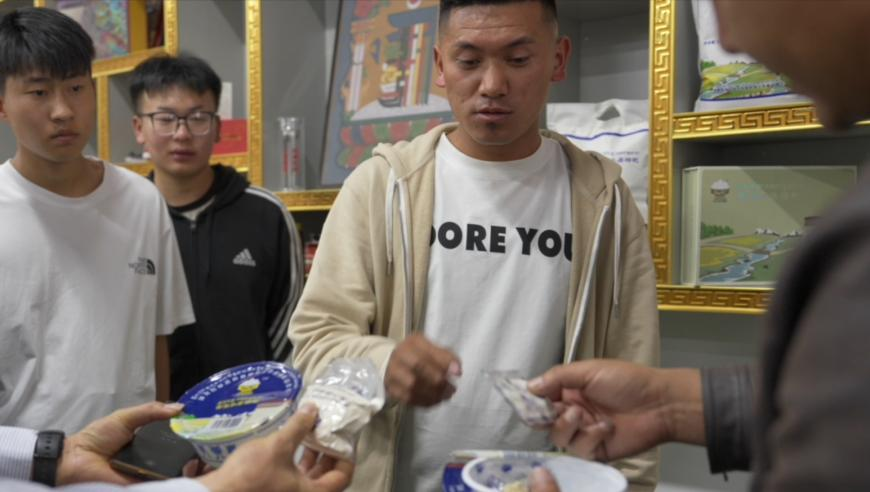 俄军发动“地道战”,504王中王免费提供三肖,前瞻性战略落实探讨_入门版V4.10